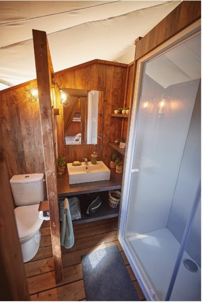 Kenya tent with bathroom