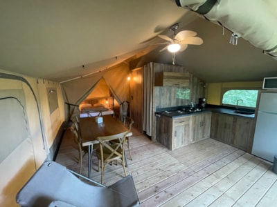Kenya tent with bathroom