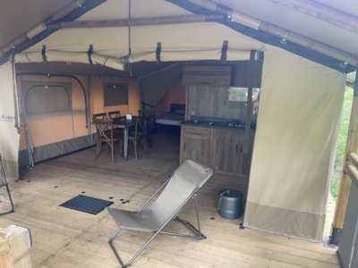 Kenya tent with bathroom