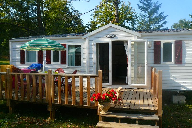 Accommodation - Mobilhome Super Titania / Octalia : (4 X 7.60 M) + Wooden Covered Terrace - Camping du Domaine de Maillac