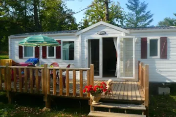 Accommodation - Mobilhome Super Titania / Octalia : (4 X 7.60 M) + Wooden Covered Terrace - Camping du Domaine de Maillac