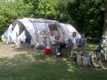 Kampeerplaats(en) - Camping Families (2 Volwassenen + 2-4 Kinderen) - Camping des Moulins