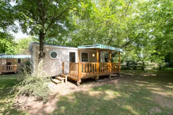 Mietunterkunft - Mobil Home Confort 27M² 4/5 Pers - 2 Bedrooms + Semi Covered Terrace - Camping Le Perpetuum