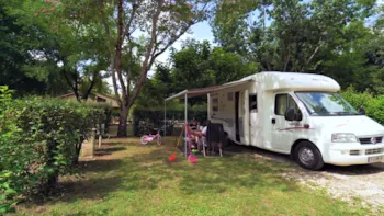 Stellplatz - Forfait Grand Confort - Camping Le Perpetuum