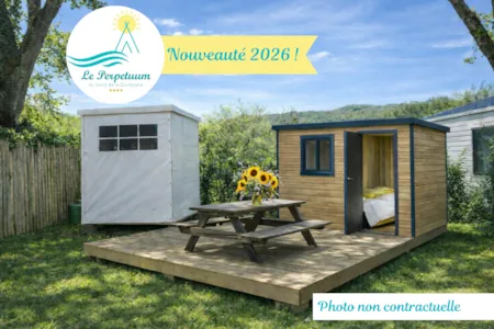 Kampeerplaats(en) - Evasion Pakket (Individuele Badkamer + Kitchenette + Hut Met Twee Eenpersoonsbedden) - Camping Le Perpetuum
