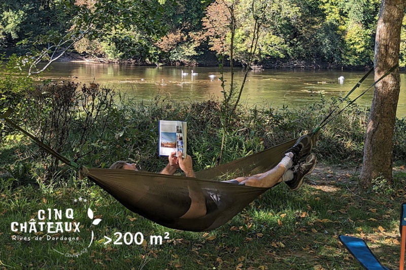 Standplaats BORD DE DORDOGNE XL - 200 m² - met elektriciteit 10A