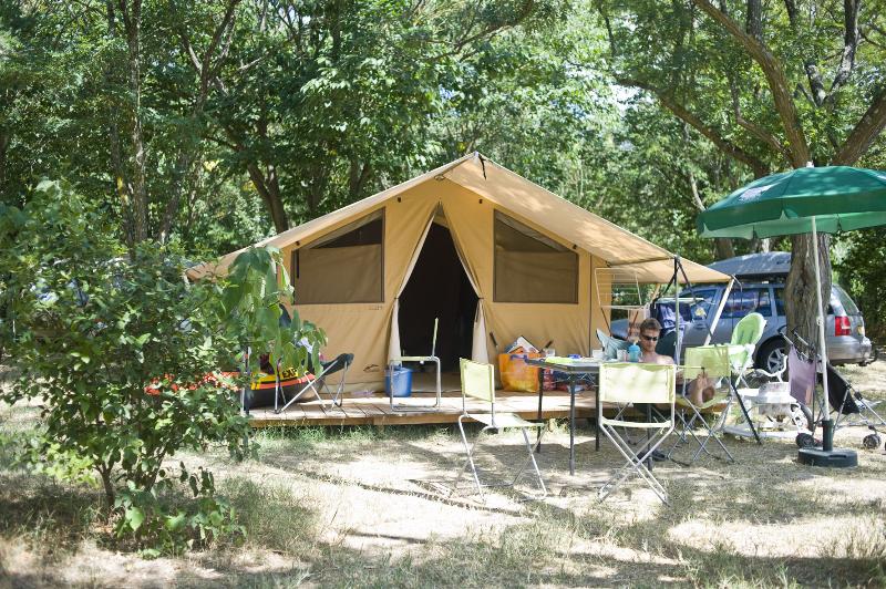 Accommodation - Classic Iv Wood&Canvas Tent - Huttopia Sarlat