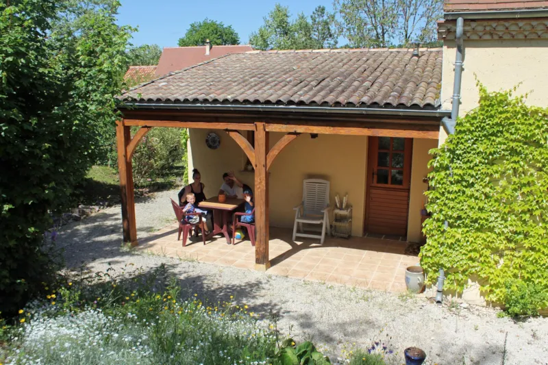 Gîte 2 Chambres -Tv-Clim Lave Vaiselle-Sèche-Serviette-Sèche Cheveux-Transats- 2 Terrasses Couvertes