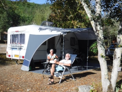 TERRACE pitch - package for 2 people (caravan, motorhome, or tent) + 1 car — 1