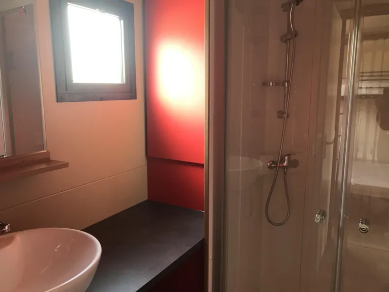 Chalet Noumea (4-5 Pers) 2 Chambres - Tv - Clim - 2 Transats - Terrasse Couverte