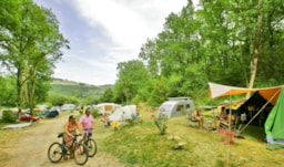 Piazzole - Pitch Panorama 2 Pers 100 To 150M² (Caravan, Camper Or Tent) + 1 Car - Camping La Peyrugue