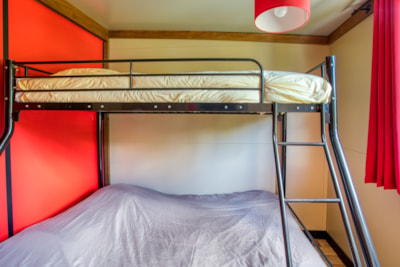 NOUMEA Chalet - 2 bedrooms - TV - Air conditioning - 2 deck chairs - Covered terrace — 4