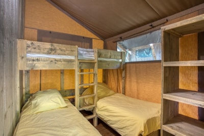 LODGE TENT - 2 bedrooms - Covered terrace with bench seating - No bathroom facilities — 4