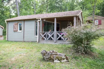 Mietunterkunft - Chalet Rêve (5 Pers) 2 Schlafzimmer- Klimaanlage - Überdachte Terrasse - Camping La Peyrugue