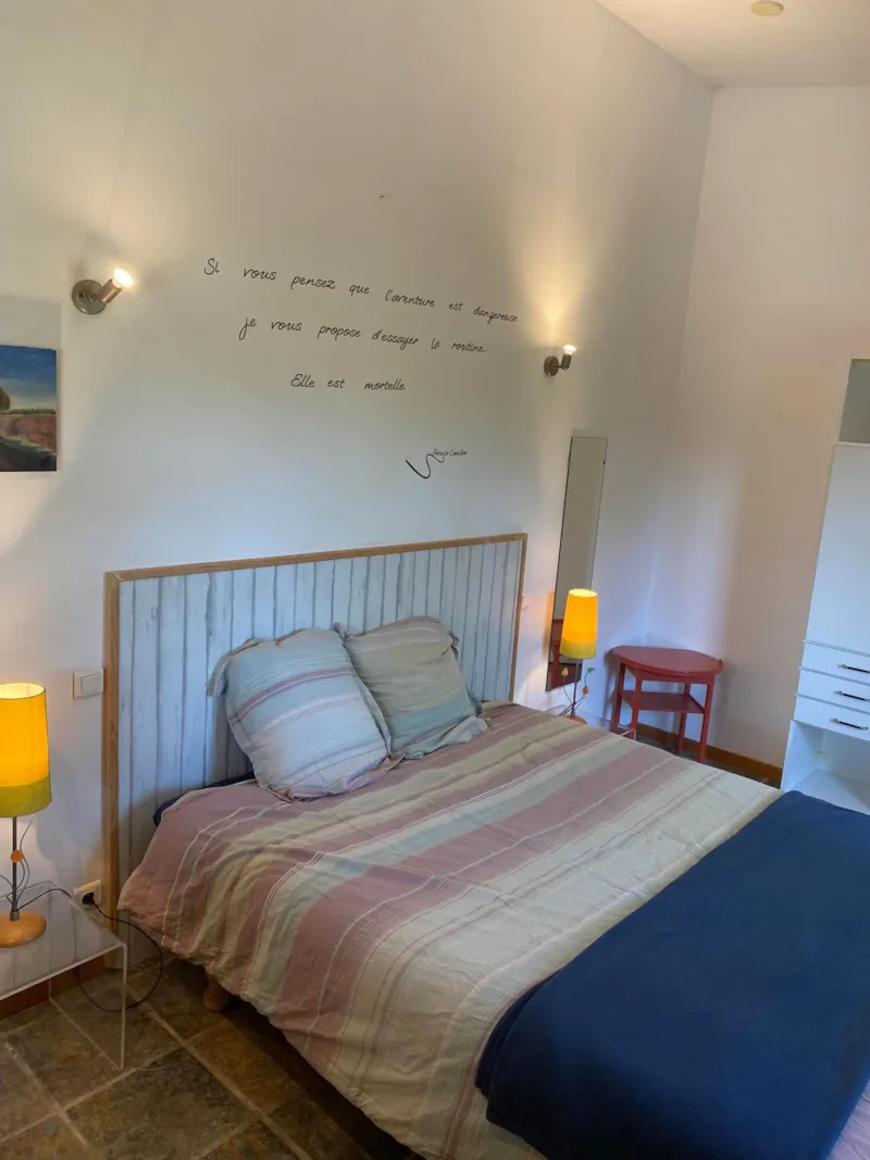 Gîte 2 Chambres -Tv-Clim Lave Vaiselle-Sèche-Serviette-Sèche Cheveux-Transats- 2 Terrasses Couvertes