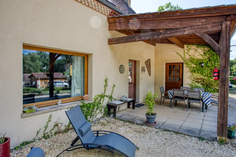 Gîte 2 Chambres -Tv-Clim Lave Vaiselle-Sèche-Serviette-Sèche Cheveux-Transats- 2 Terrasses Couvertes