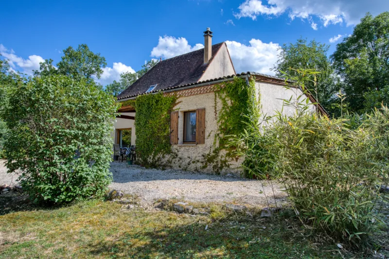 Gîte 2 Chambres -Tv-Clim Lave Vaiselle-Sèche-Serviette-Sèche Cheveux-Transats- 2 Terrasses Couvertes