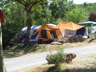 TERRACE pitch - package for 2 people (caravan, motorhome, or tent) + 1 car — 3
