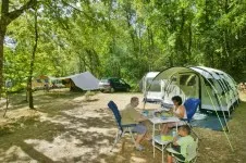 Kampeerplaats(en) - Standplatz Wooden- 2 Pers. Pakket (Caravan, Camper Of Tent) + 1 Auto - Camping La Peyrugue