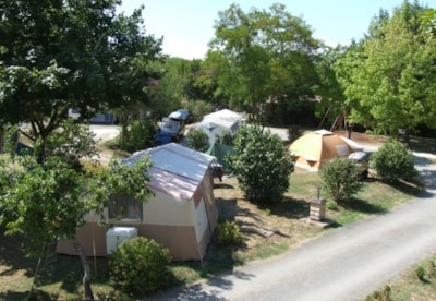 TERRACE pitch - package for 2 people (caravan, motorhome, or tent) + 1 car — 6