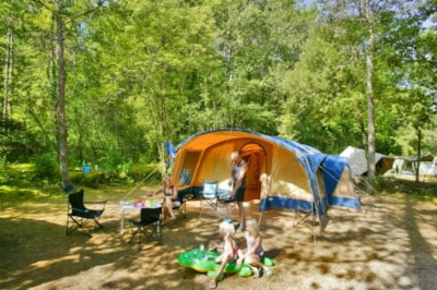 Underwood pitch - Package for 2 people (caravan, motorhome, or tent) + 1 car — 3
