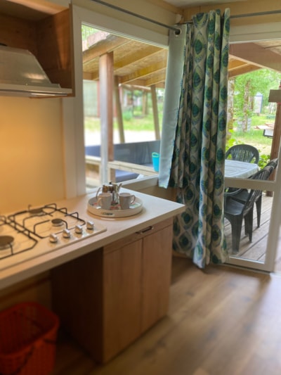 BIEN-ÊTRE chalet suitable for people with reduced mobility - 2 bedrooms - Air conditioning - Covered terrace — 2