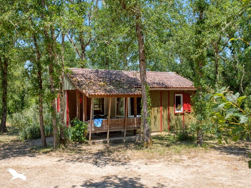 Chalet BIEN-ÊTRE, geeignet für Personen mit eingeschränkter Mobilität – 2 Schlafzimmer – Klimaanlage – überdachte Terrasse