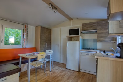LOUISIANE MOBILE HOME - TV, dishwasher — 3