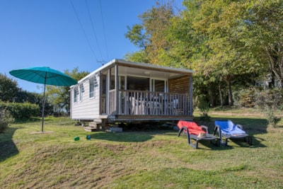 OHARA MOBILE HOME, VIEW OF THE POOL AND VALLEY (160 CM BED) — 2