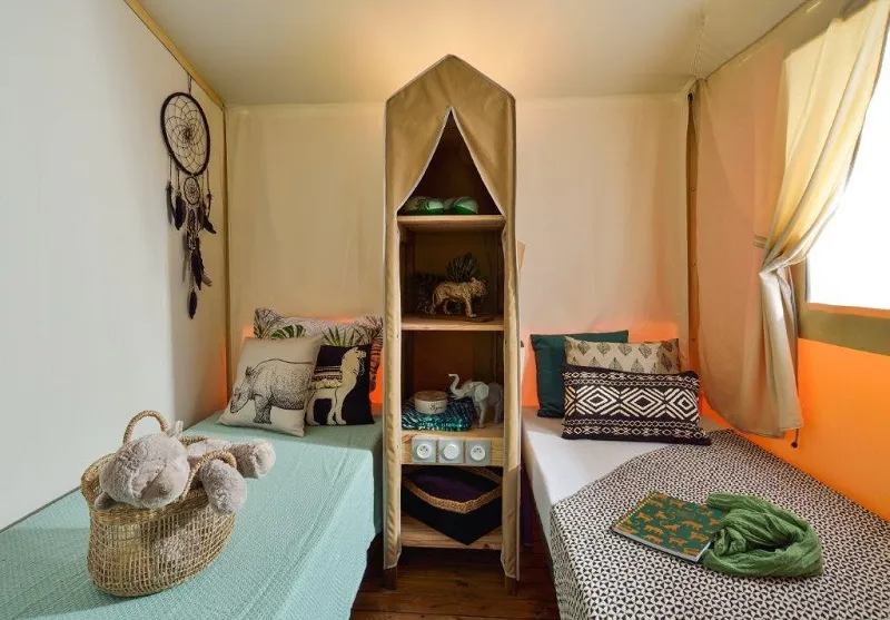 Tente Lodge, 25 M², Sans Sanitaire, 4 Pers