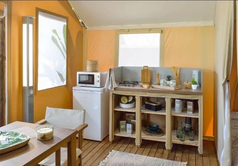 Tente Lodge, 25 M², Sans Sanitaire, 4 Pers