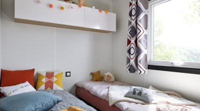 MOBILE HOME LODGE, TV, PETS NOT ALLOWED — 6