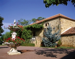 Accommodation - House - La Cour - Capfun - Camping Les Hauts de Ratebout