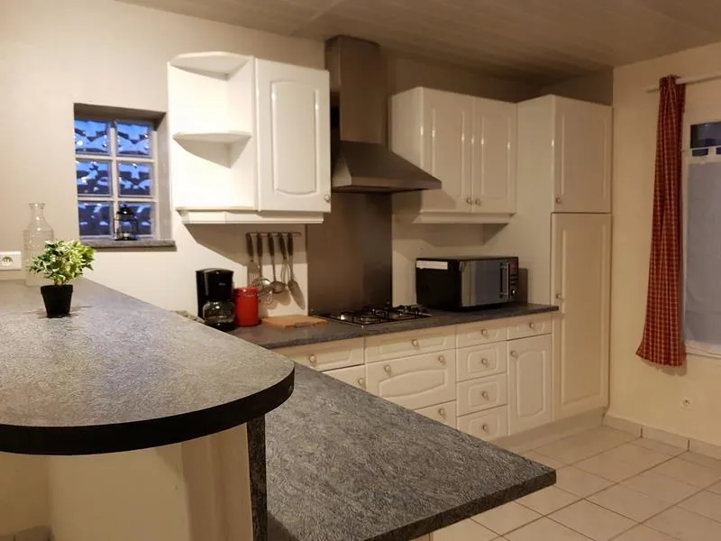 Gîte 9 Personnes Avec Télévision, 2 Chambres, Terrasse, Jardin Privatif Clôturé