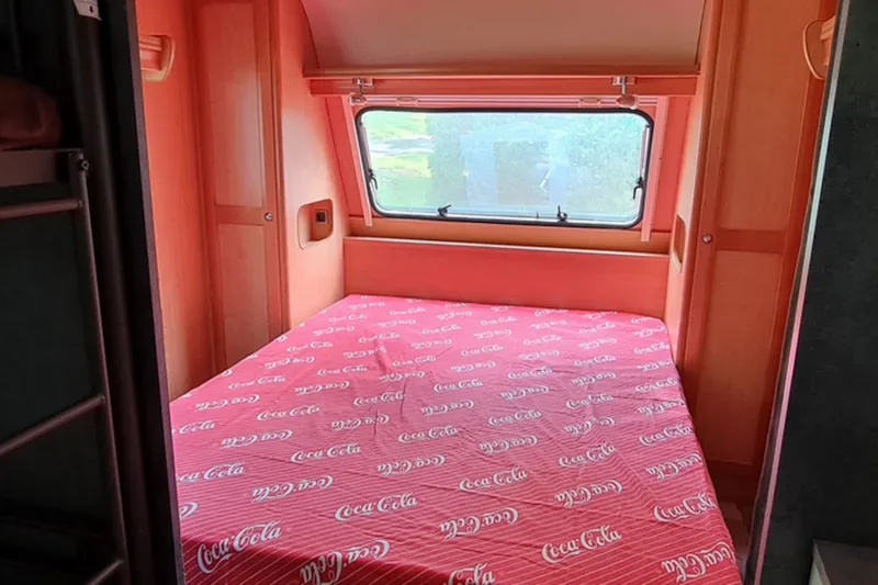 Caravane Sur Parcelle De 300 M² Sans Sanitaire