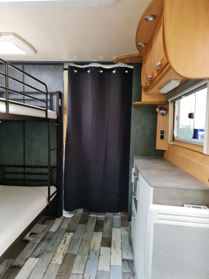 Caravane Sur Parcelle De 300 M² Sans Sanitaire