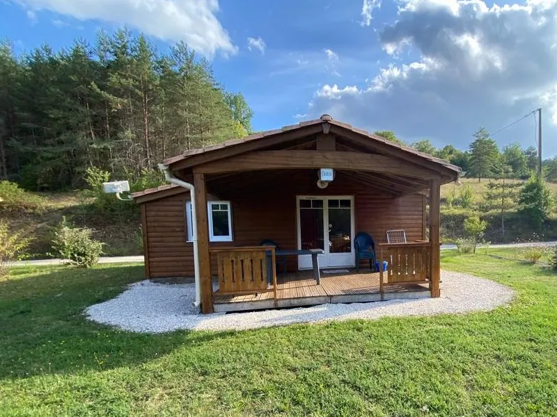 Chalet Charlay 45 M² Avec Télévision - 2 Chambres - Terrasse Couverte