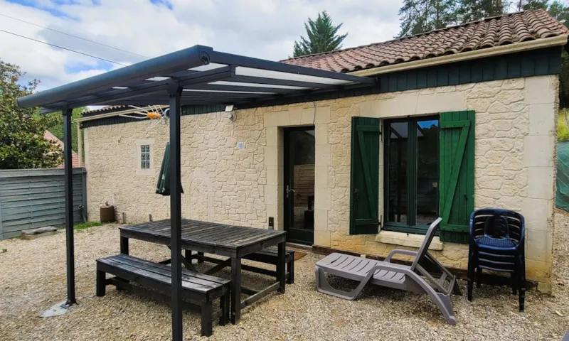 Gîte 9 Personnes Avec Télévision, 2 Chambres, Terrasse, Jardin Privatif Clôturé