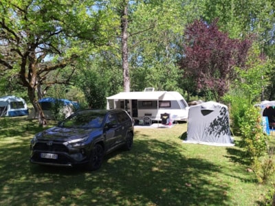 Pitch  (tent , caravan or camping-car) +1 car + 1 people — 3