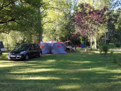 Pitch  (tent , caravan or camping-car) +1 car + 1 people — 5