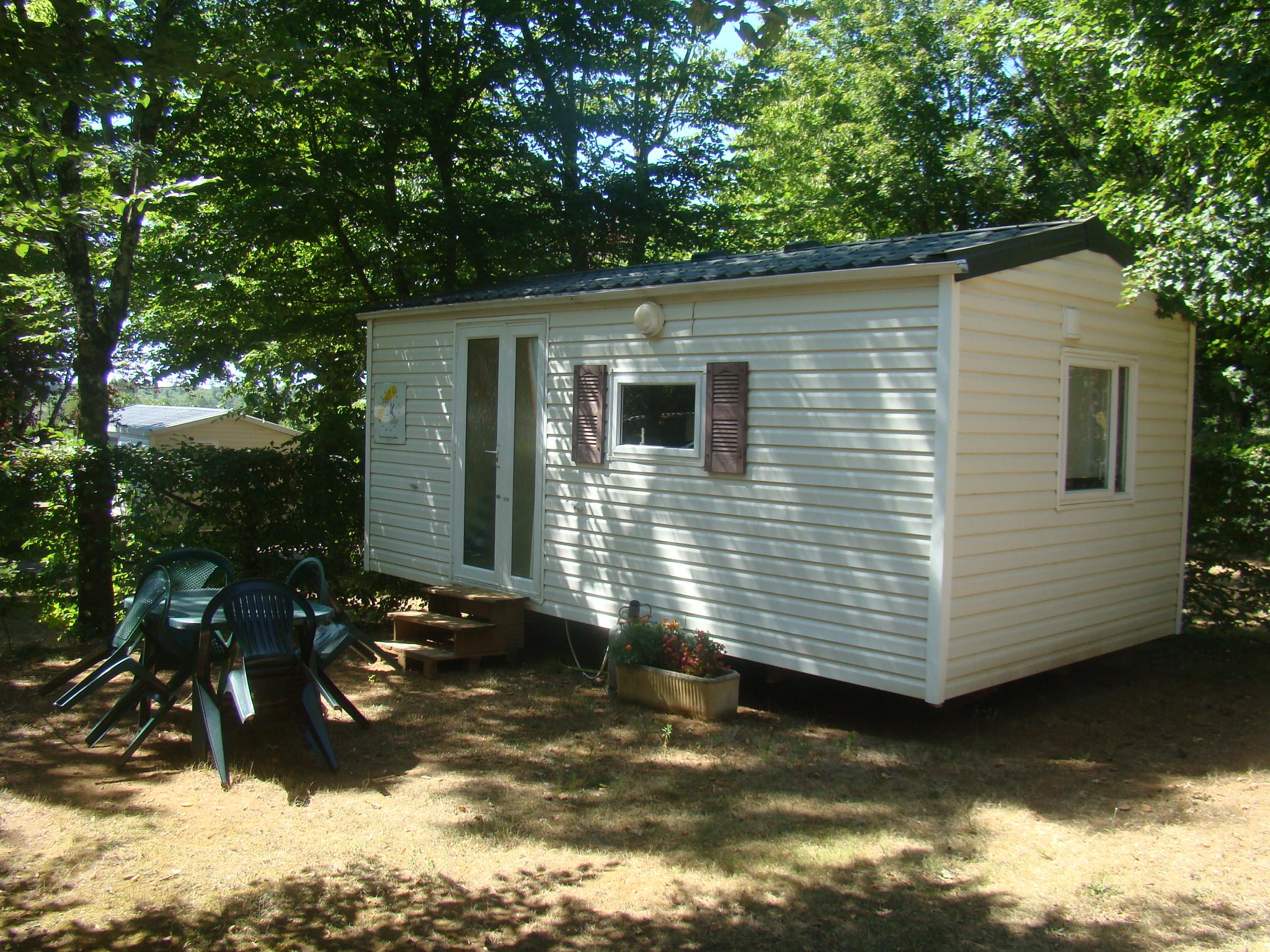 Accommodation - Mobile Home Pinson 18M² Without Toilet Blocks - Camping le Pigeonnier