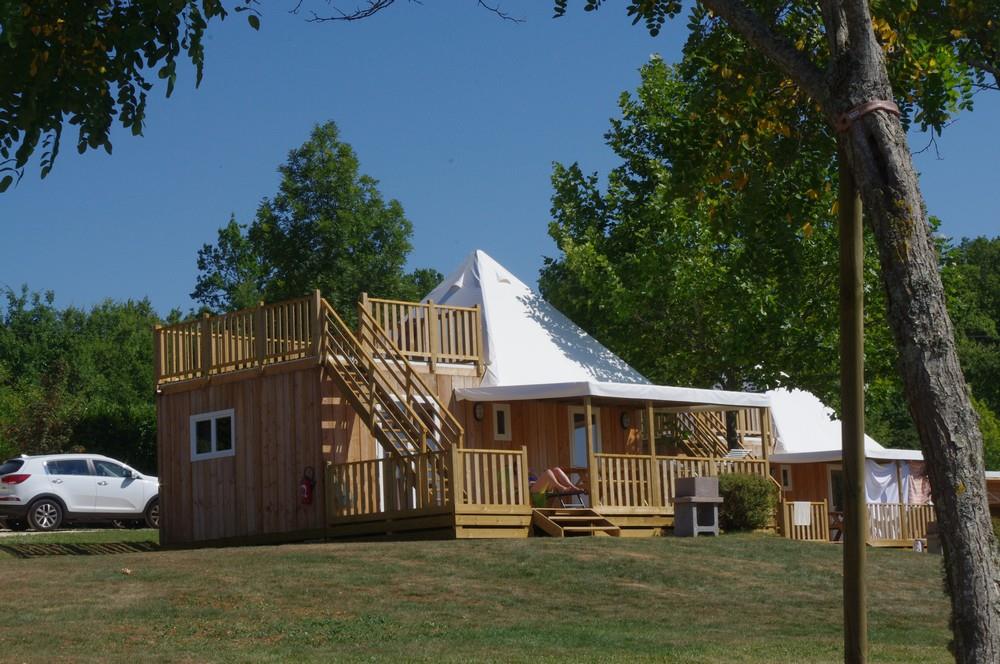 Location - Sunny Lodge 34M² / 2 Chambres -22M² Terrasse Couverte+15M² Solarium+Climatisation - Camping Les Valades