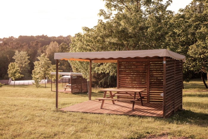 Emplacement Nu Cosy Avec Pergola