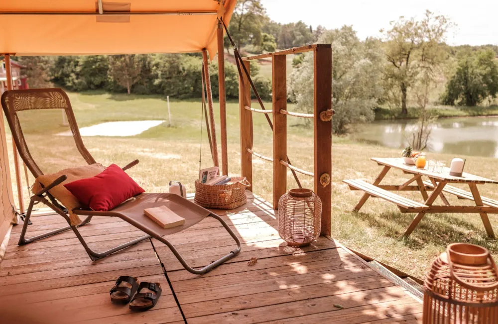 Accommodation - Tenda Lodge 35 M² / 2 Habitacions (Sense Sanitaris) - 10M²  Terrassa Coberta - Slow Village | Séveilles
