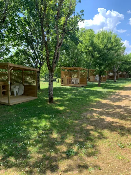 Pitch - Pitch Grand Confort + 110 M2 - Camping les Poutiroux