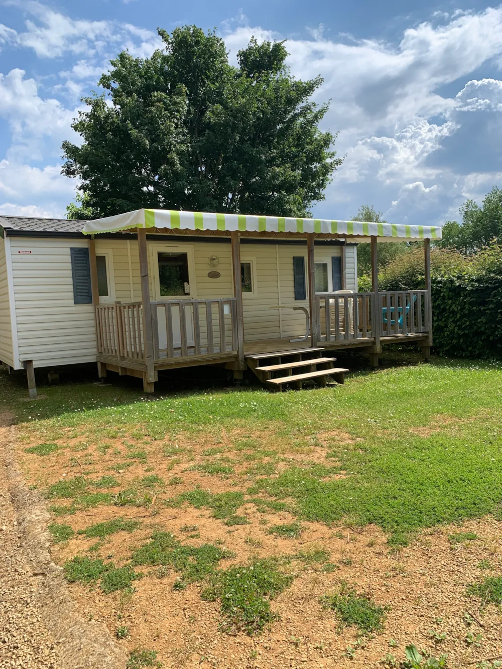 Location - Mobilhome 3 Chambres Avec Terrasse Couverte - Camping les Poutiroux