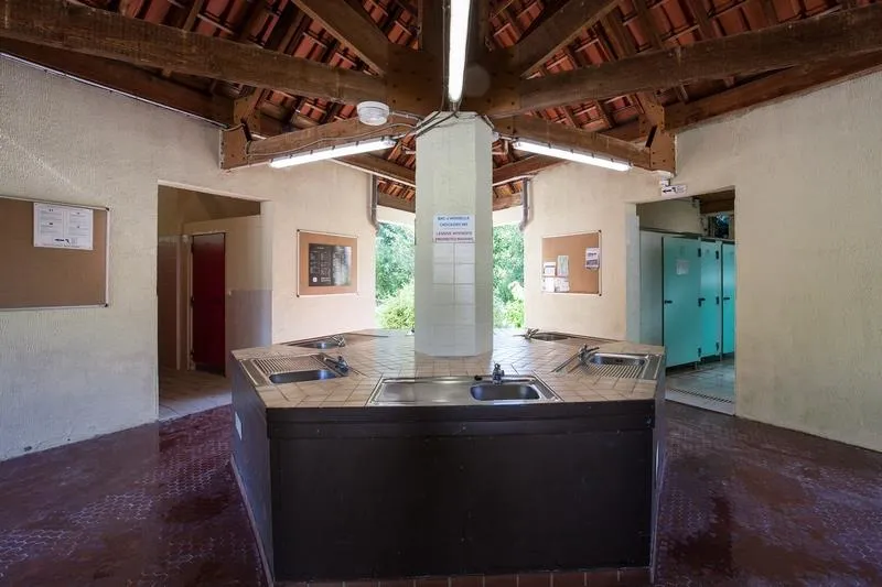 Forfait Confort Sans Électricité (Tente, Cravane Ou Camping -Car - 1 Voiture)