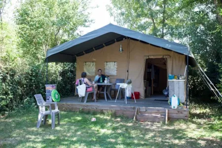 Accommodation - 2 Bedroom Logde Tent (Without Sanitary Facilities) - CAMPING LA LENOTTE 