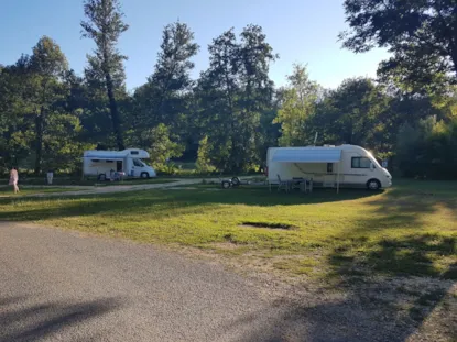 Motorhome Pitch Without Electricity