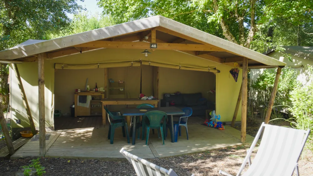 Location - Tente Lodge Cotton 2 Chambres (Avec Sanitaire) - CAMPING LA LENOTTE 